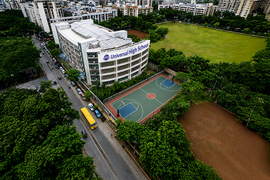 Universal High School, Kandivali
